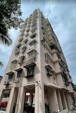 2 BHK Apartment For Rent in Himalaya Apartment Worli