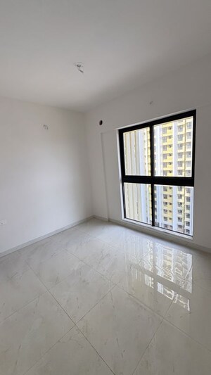 Room in 2 BHK Apartment at Runwal Gardens Phase 3, Dombivli East – for Rent