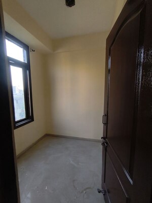 Room in 3 BHK Apartment at Lohgarh – for Rent