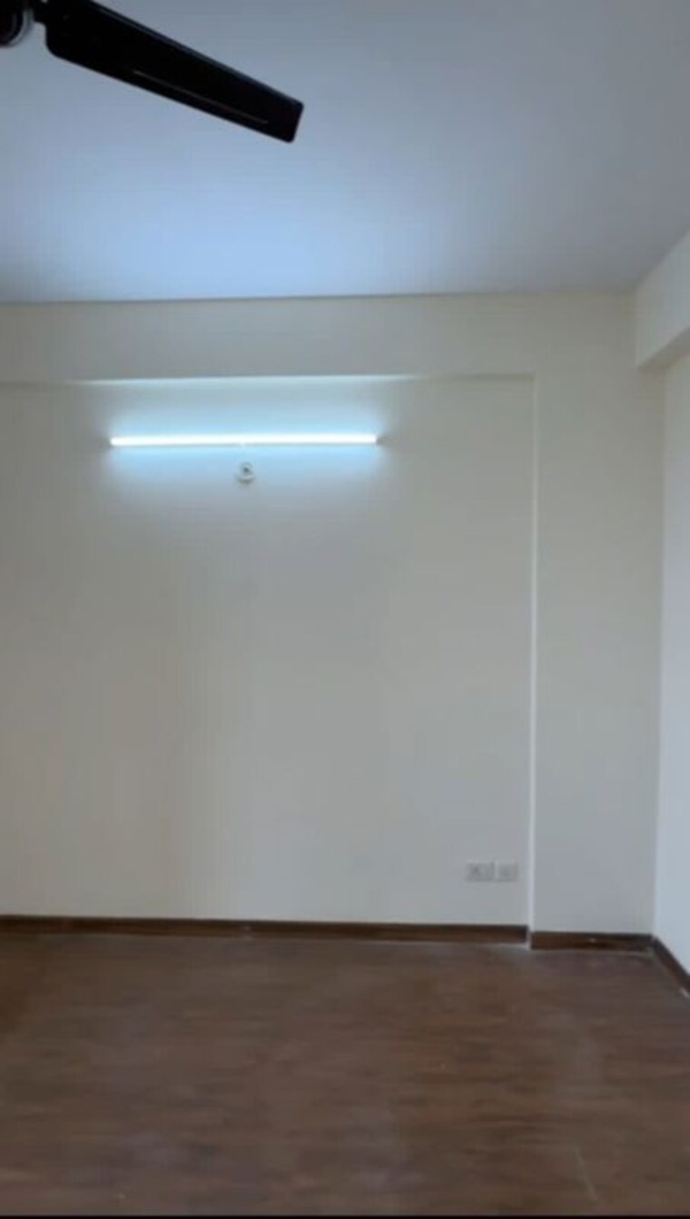 Room, wave-executive-floors 3 Bedroom 1100 Sq.Ft. Apartment In Wave City Ghaziabad 10390191