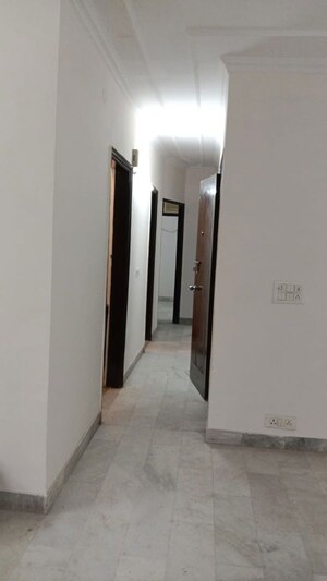 Building Lobby in 1 BHK Builder Floor at Jungpura Extension – for Rent