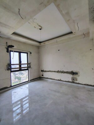 Room in 4 BHK Apartment at Fort Oasis, Ballygunge – for Sale