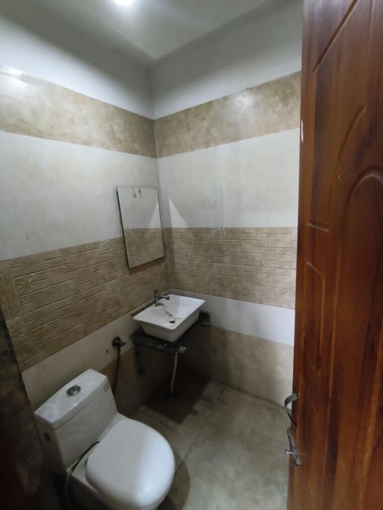 Bathroom, nk-savitry-enclave 1 Bedroom 750 Sq.Ft. Builder Floor In Vip Road Zirakpur 10390218