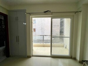 Room in 2 BHK Apartment at Omaxe Heights, Sector 86 – for Rent