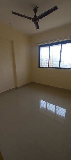 Room in 2 BHK Apartment at Om Shivshakti CHS, Malad East – for Rent