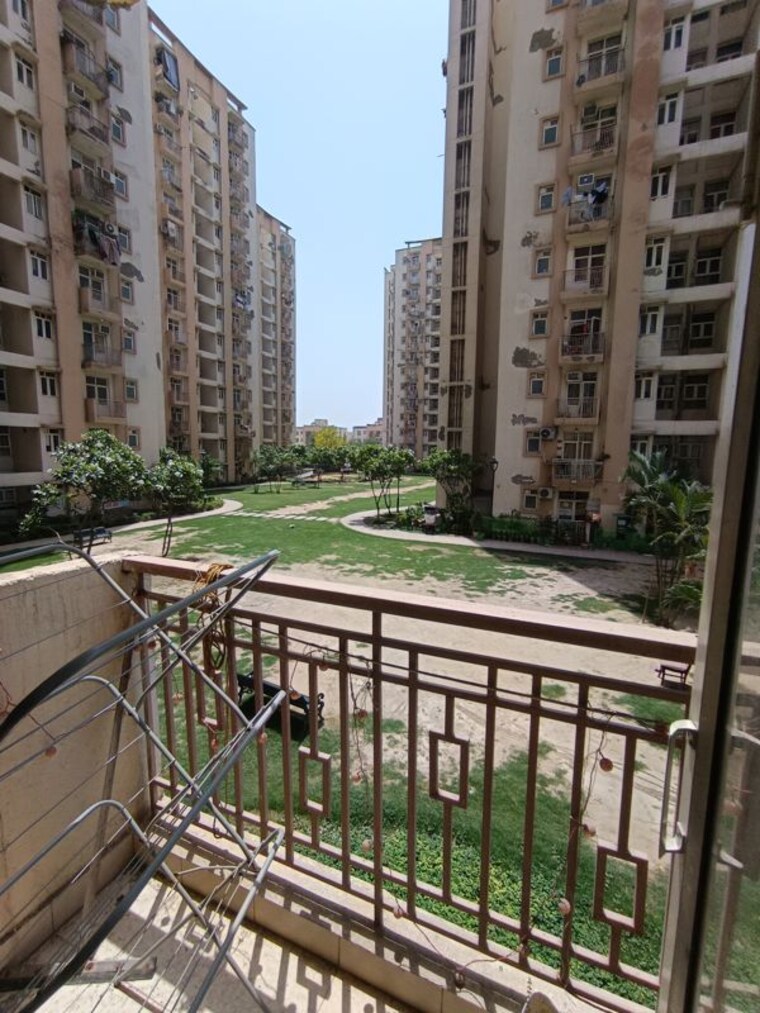 Balcony, shree-vardhman-mantra 2 Bedroom 900 Sq.Ft. Apartment In Sector 67 Gurgaon 10390467