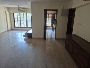 Room in 3.5 BHK Apartment at Ankur Serenity, Santacruz West – for Sale