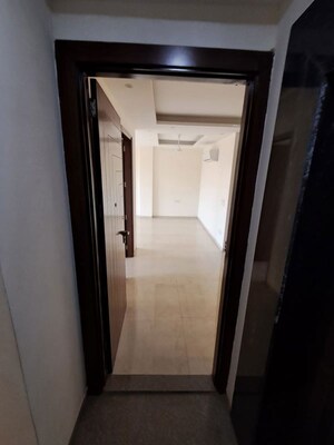 Building Lobby in 3 BHK Builder Floor at Sector 57 – for Rent