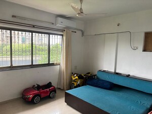 Bedroom in 3 BHK Apartment at Chembur – for Rent