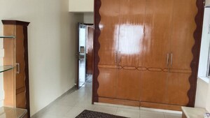 Furnished Amenities in 2 BHK Apartment at Shah Arcade III, Malad East – for Rent
