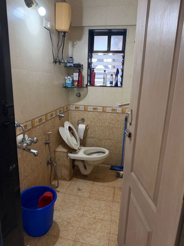 Bathroom, haware-parekh-apartment 2 Bedroom 800 Sq.Ft. Apartment In Chembur Mumbai 10390506