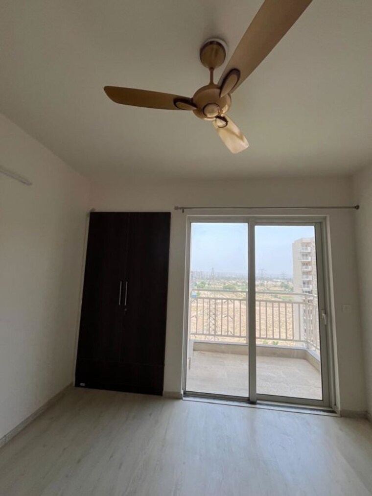 Room, m3m-marina  1752 Sq.Ft. Apartment In Sector 68 Gurgaon 10390520