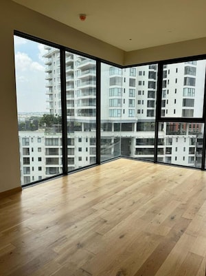 Room in 4 BHK Apartment at Embassy Lake Terrace, Hebbal – for Rent