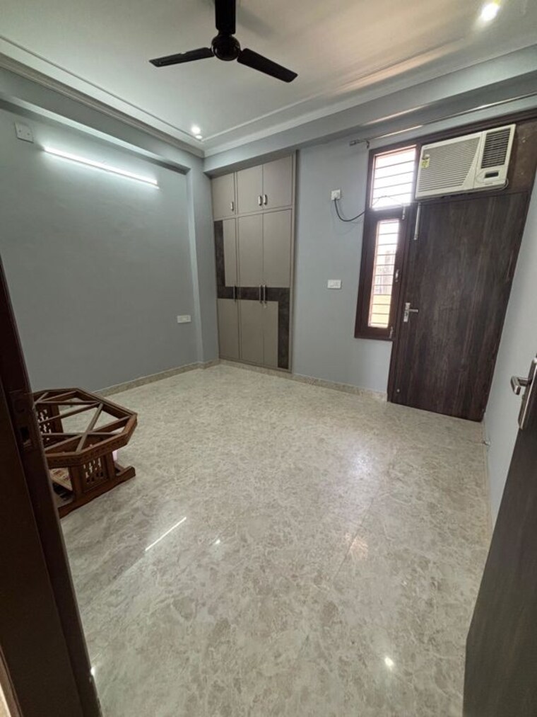 Room, sector 57 3 Bedroom 1850 Sq.Ft. Builder Floor In Sector 57 Gurgaon 10390536