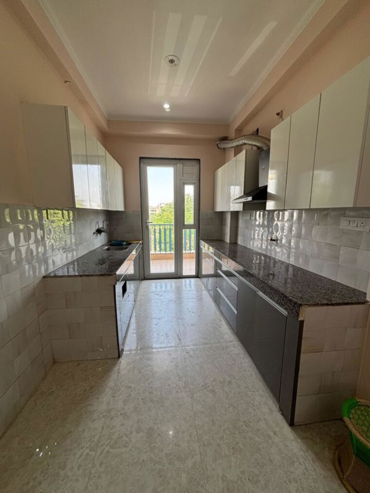 Kitchen, sector 57 3 Bedroom 1850 Sq.Ft. Builder Floor In Sector 57 Gurgaon 10390536