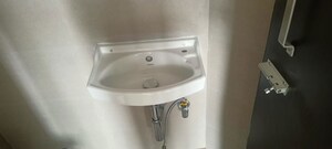 Bathroom in 1 BHK Apartment at Group Satellite Elegance, Goregaon East – for Rent