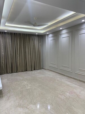 Room in 4 BHK Builder Floor at Ansal API Versalia, Sector 67a – for Sale