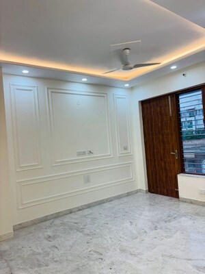 Room in 3 BHK Builder Floor at Sector 46 – for Rent