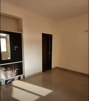 Furnished Amenities in 3 BHK Apartment at Ansal Housing Woodbury, Patiala Road – for Rent