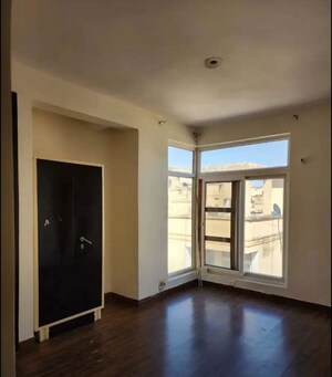 Room in 3 BHK Apartment at Ansal Housing Woodbury, Patiala Road – for Rent