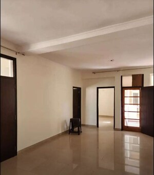 Room in 3 BHK Apartment at Ansal Housing Woodbury, Patiala Road – for Rent