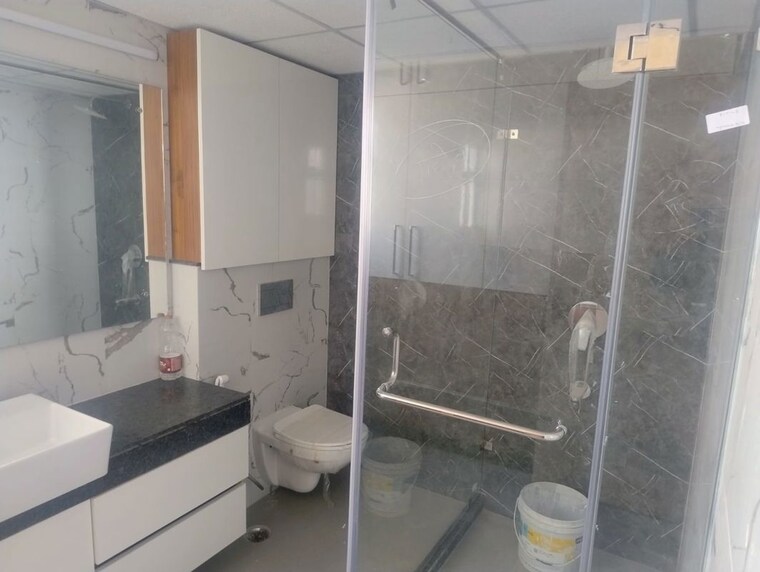 Bathroom, bestech-park-view-altura 3.5 Bedroom 2150 Sq.Ft. Apartment In Sector 79 Gurgaon 10390671