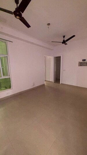 Room in 3 BHK Apartment at Hawelia Valenova Park, Tech Zone 4 Greater Noida – for Sale