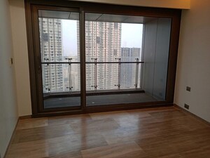 Room in 4 BHK Apartment at Lodha World Crest, Worli – for Rent