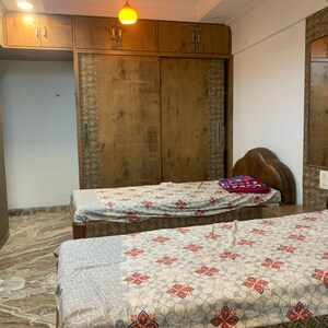 Bedroom in 3 BHK Apartment at Borivali West – for Rent
