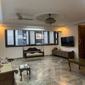 Living Room in 3 BHK Apartment at Borivali West – for Rent