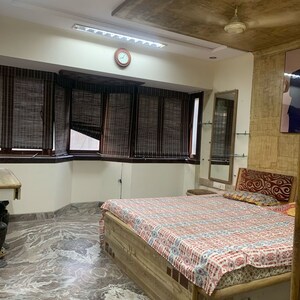 Bedroom in 3 BHK Apartment at Borivali West – for Rent
