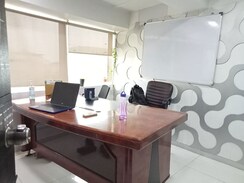 Office Space For Rent in Mayuresh Chambers
