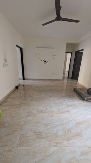 Room in 4 BHK Apartment at Orris Aster Court Premier, Sector 85 – for Rent