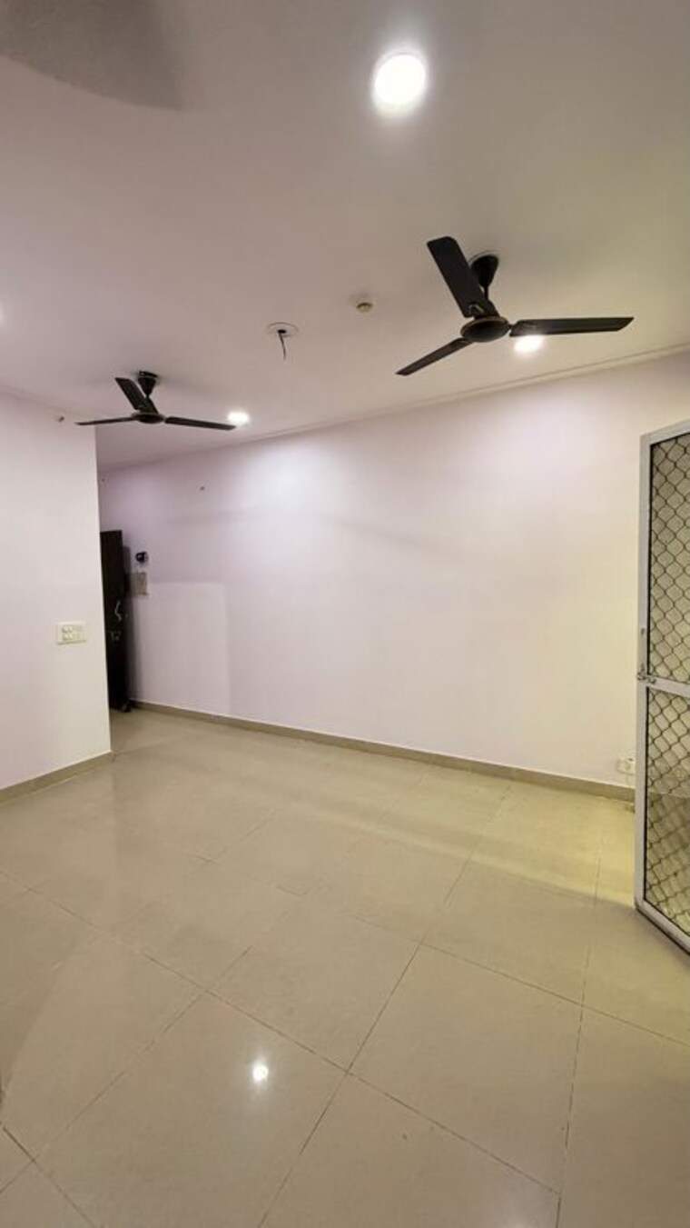 Room, gaur-city-2-16th-avenue 2 Bedroom 890 Sq.Ft. Apartment In Sector 16c Greater Noida Greater Noida 10390787
