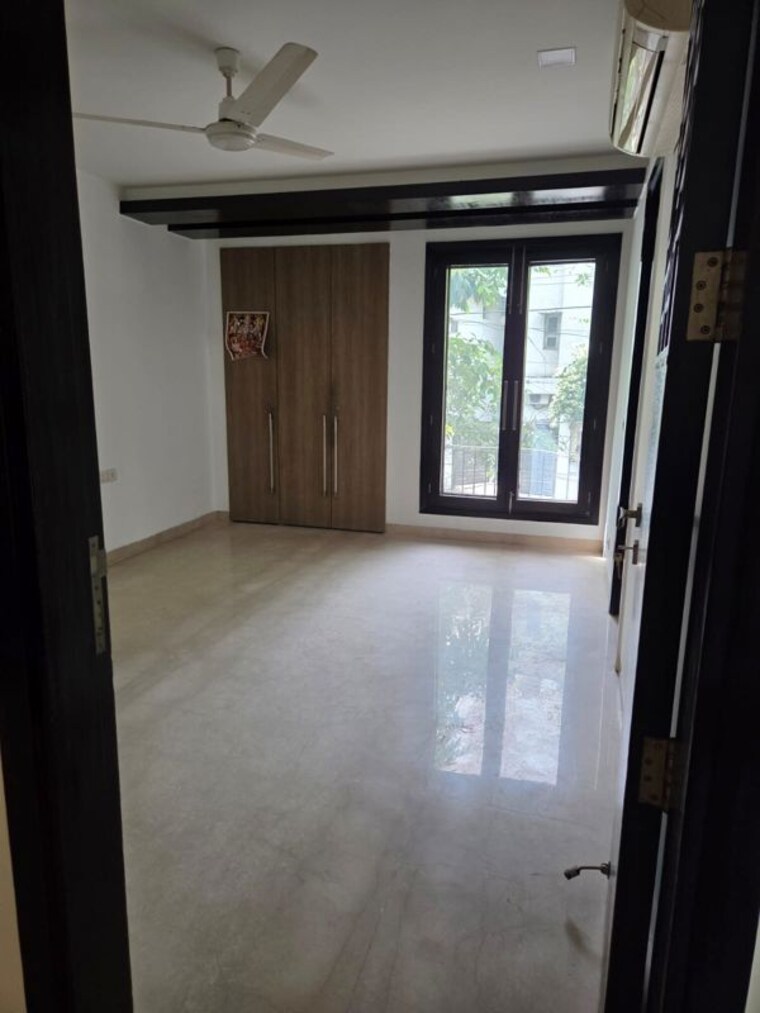 Room, west end colony 4 Bedroom 500 Sq.Yd. Builder Floor In West End Colony Delhi 10390812