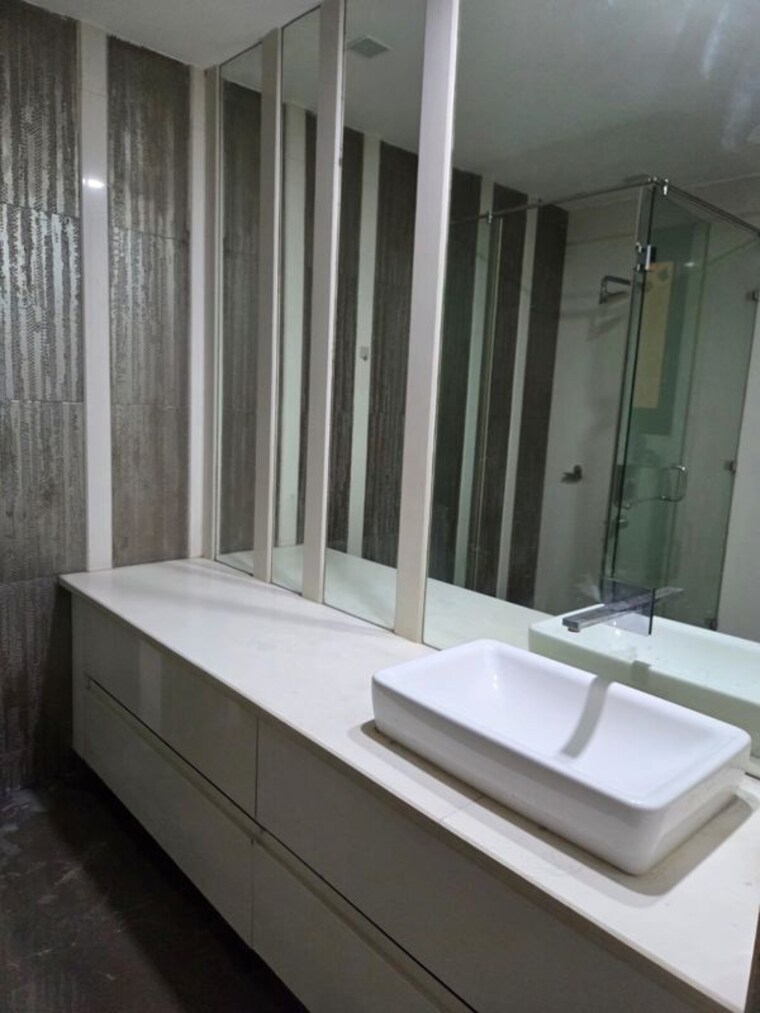 Bedroom, west end colony 4 Bedroom 500 Sq.Yd. Builder Floor In West End Colony Delhi 10390812
