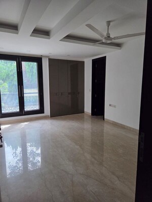 Room in 4 BHK Builder Floor at West End Colony – for Rent