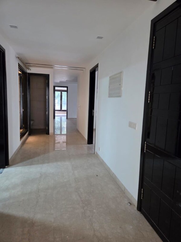 Room, west end colony 4 Bedroom 500 Sq.Yd. Builder Floor In West End Colony Delhi 10390812