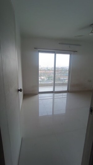 Room in 2 BHK Apartment at Rohan Ananta, Tathawade – for Rent
