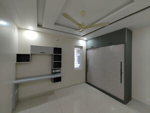 Room in 2.5 BHK Apartment at Aparna Sarovar Zenith, Nallagandla – for Rent