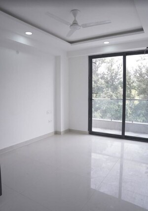 Room in 3 BHK Builder Floor at Gadaipur – for Rent