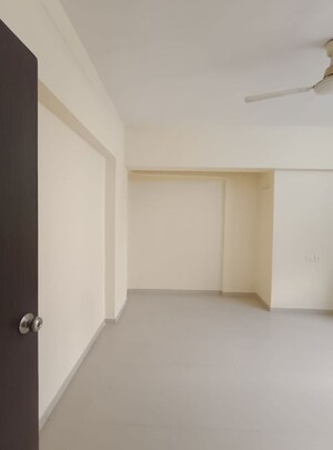 Room in 2 BHK Apartment at Bhoomi Acres, Thane West – for Rent