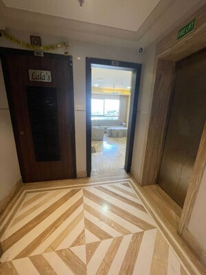 Room in 2 BHK Apartment at Darvesh Grand, Khar West – for Sale