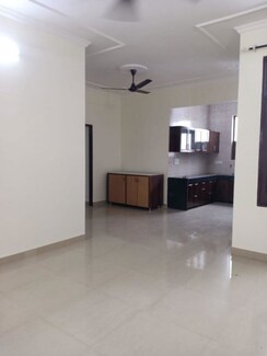 2 BHK Builder Floor For Rent in Sector 33