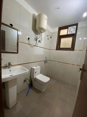 Bathroom in 2 BHK Builder Floor at Palm Residency Chhatarpur, Chattarpur – for Rent