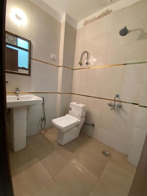 Bathroom in 2 BHK Builder Floor at Palm Residency Chhatarpur, Chattarpur – for Rent