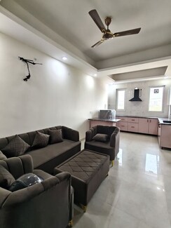 4 BHK + Servant Room Builder Floor For Rent in Ardee City