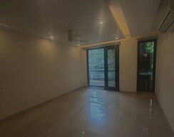 4 BHK + Pooja Room,Servant Room,Study Room,Extra Room,Store Room Builder Floor For Rent in West End Colony