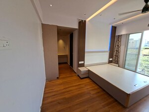 Room in 3 BHK Apartment at Motilal Nagar – for Rent