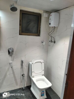 Bathroom in 2.5 BHK Apartment at Suncity Essel Tower, Sector 28 – for Rent